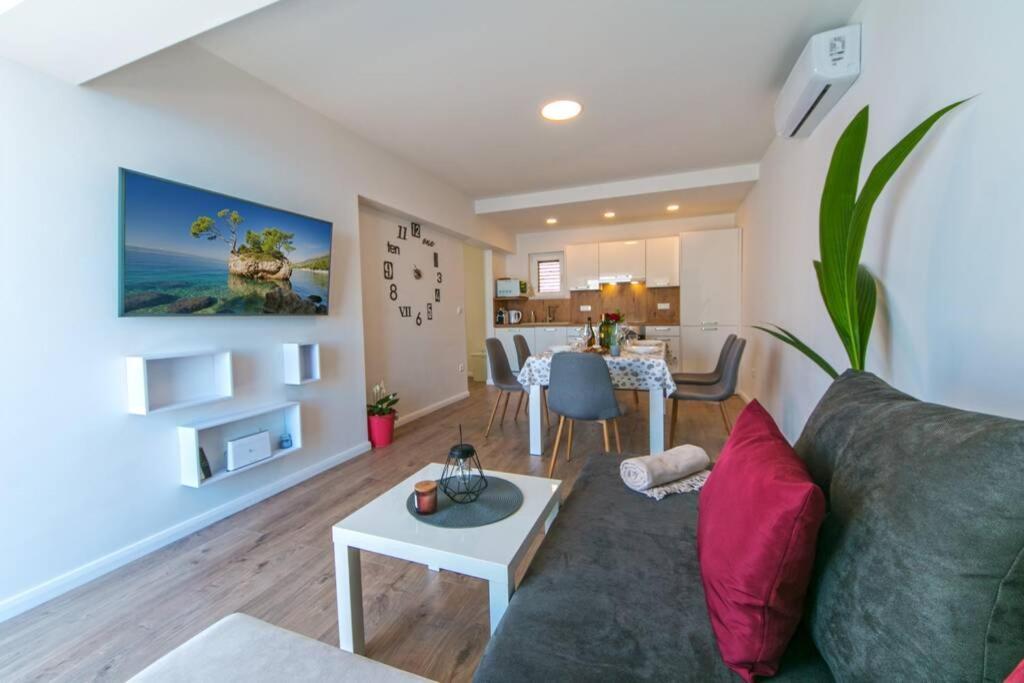 Apartman Macan Brela Exteriör bild